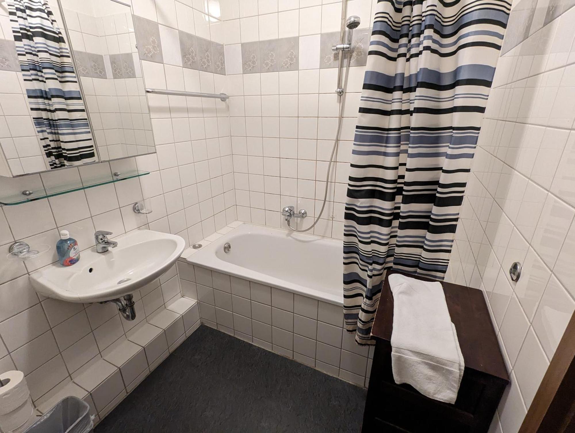 Apartment Im Luisenviertel - Gruen Wuppertal Exteriör bild